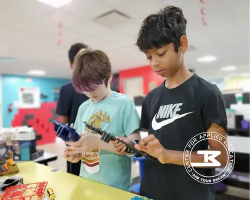 STEM Robotics fall break camp Frisco for teens—confidence through making